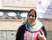 مسنة بالشرقية: اصطحبت زوجى للتصويت عشان البلد تبقى كويسة.. صور