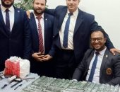  جمارك مطار القاهرة تحبط تهريب عدد من الهواتف المحمولة  