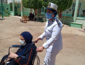 الشرطة النسائية بالشرقية تساعد كبار السن وذوى الاحتياجات للتصويت بالانتخابات
