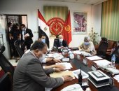 محافظ بورسعيد يتابع سير انتخابات الشيوخ من غرفة العمليات الرئيسية.. صور