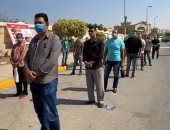 توافد المواطنين على لجان مدرسة سيزا نبراوى بالقاهرة الجديدة