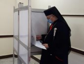 بطريرك الأقباط الكاثوليك يدلى بصوته فى انتخابات مجلس الشيوخ