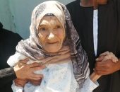 الحاجة فهيمة أكبر معمرة بالشرقية 107سنوات تدلى بصوتها: كلنا ورا مصر.. صور