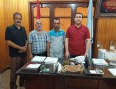 نسى يدفع الفلوس.. مواطن يرد مبلغ قيمة التصالح فى مخلفات البناء بكفر الشيخ