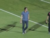 فايلر يعاين استاد الأهلى قبل لقاء الإنتاج