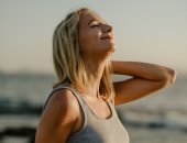 5 تمارين تنفس سهلة للتخلص من التوتر والقلق.. غير يومك فى دقائق