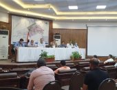 رئيس جهاز 6 أكتوبر يتابع الموقف التنفيذى لمشروعات الطرق بالمدينة