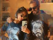 بسمة بوسيل تهنئ تامر حسنى بعيد ميلاده بنفس التى شيرت: كل سنة وأنت حبيبى