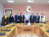 جامعة سوهاج تكرم الحاصلين على شهادة أساسيات التحول الرقمى... صور