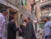 محافظ الإسكندرية يكلف الأجهزة المعنية بالتعامل مع حادث انهيار عقارين الجمرك 