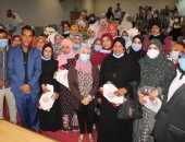 صور.. تكريم 550 من الممرضين العاملين بمستشفيات العزل الصحى بالأقصر