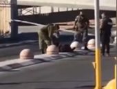 فيديو.. الجيش الإسرائيلى يطلق النار على فلسطينى أصم عند حاجز قلنديا
