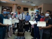 طب بنها يكرم فريق تمريض المستشفيات الجامعية المشارك بالخطوط الأولى لمواجهة كورونا