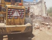 صور .. إزالة تعديات على أرض مملوكة لهيئة الآثار بالمنتزه شرق الإسكندرية