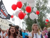 جميلات بيلاروسيا يقودن الاحتجاجات بألوان المعارضة الأحمر والأبيض