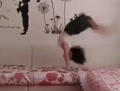 طفلة الـ"كونج فو" تدور بجسمها 80 لفة فى 60 ثانية... فيديو