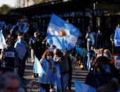 آلاف الأرجنتينيين يتظاهرون ضد إجراءات كورونا 