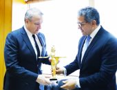 وزير السياحة: سائحو المجر من أوائل الوافدين إلى شرم الشيخ والغردقة 