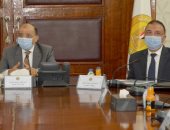 وزيرا التنمية المحلية وقطاع الأعمال العام يبحثان تطوير محطات شحن السيارات الكهربائية