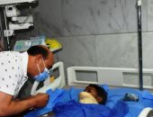 محافظ أسوان يزور طفل العجانة بالمستشفى .. ويؤكد: نقله بالإسعاف الطائر للقاهرة ‎