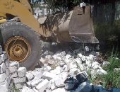 إزالة مغسلة سيارات مخالفة بمركز الحسينية الشرقية (صور)