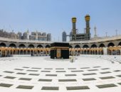 16 ألف سجادة صلاة "معقمة" فى الحرمين المكى والنبوى لمواجهة كورونا.. ألبوم صور