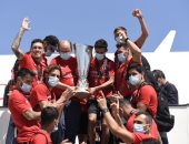 إشبيلية يصل إلى إسبانيا بعد التتويج بلقب الدوري الأوروبي.. صور