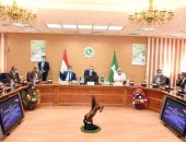 محافظ الشرقية يكرم قيادات مديريات الزراعة والتموين والطب البيطرى والمتميزين