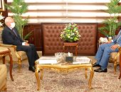 محافظ بورسعيد يتابع مشروعات البنية التحتية وتطوير الطرق مع وزير التنمية المحلية