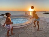 وصلة مهارات من نيمار تحت أشعة الشمس بعد خسارة أبطال أوروبا.. فيديو وصور