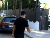 سواريز وزوجته صوفيا يتوجهان لمنزل ليونيل ميسي.. فيديو