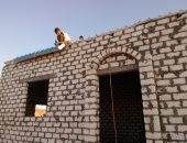 برعاية محافظ أسوان.. مبادرة مجتمعية لمساعدة أسرة فى بناء منزلها المحترق بقرية الجعافرة