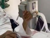 بعد 3 أسابيع من انفجار بيروت.. سيدة تفيق من غيبوبتها وترقص مع الطاقم الطبى.. فيديو