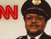 الحروب الإعلامية تشعل مارثون البيت الأبيض.. "فوكس نيوز" تفضح سقطات "CNN" الأخلاقية.. الشبكة تتجاهل مقتل ضابط في احتجاجات وتعود لمهاجمة أرملته لحديثها فى مؤتمر الجمهوريين.. وخبير إعلامي لمذيع: تصرفاتك حقيرة