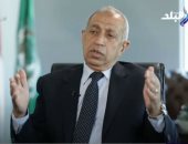 رئيس الأكاديمية العربية للعلوم يعلن منحة دراسية شاملة لنجل الشهيد المنسى
