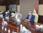 وزير الإسكان: تطوير مواقف النقل الجماعى على أطراف القاهرة الكبرى