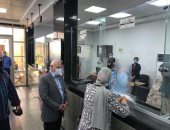 محافظ بورسعيد يتفقد المركز التكنولوجي لخدمة المواطنين بالديوان العام.. صور