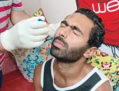صور.. حسين الشحات يجرى المسحة الطبية فى المنزل قبل التأهيل فى الأهلى