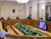 رئيس الوزراء لمحافظ الجيزة ومدير الأمن : "مسئوليتكم المباشرة عدم وضع أى طوبة بناء مخالف فى نطاق المحافظة".. مصطفى مدبولى يؤكد  " تعاملوا بحسم  فى مخالفات البناء الدولة حاضرة ويد القانون قوية "