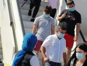 مطار الغردقة يستقبل رحلة طيران قادمة من رومانيا تقل 174 سائحا بالورود.. صور