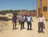 وفد صندوق تحيا مصر يتفقد عمارات جبل الزلط بكوم إمبو