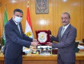 محافظ الإسماعيلية يلتقى رئيس البنك الزراعى المصرى لمناقشة دعم المشروعات.. صور