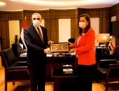 وزيرة التخطيط تلتقى سفير العراق لتعزيز أوجه التعاون بين البلدين