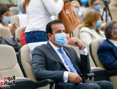 وزير التعليم العالى يؤكد وجود 30 ألف طالب مصرى يدرسون بالخارج 