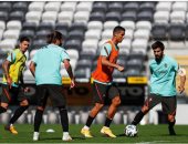 رونالدو يعود لتدريبات البرتغال بعد غيابه عن مباراة كرواتيا للإصابة.. صور