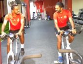 "والله ملتزم"..وصلة هزار بين حسين الشحات وصالح جمعة وكهربا فى الجيم