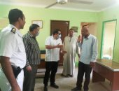 السكرتير المساعد لمحافظة اسوان يتفقد اللجان الانتخابية بادفو