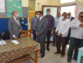 محافظ مطروح يتفقد لجان انتخابات الشيوخ بمدرسة جمال عبد الناصر وأبوبكر الصديق