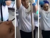 فيديو صادم يرصد لحظة سحب ثعبان من حلق سيدة روسية زحف عبر فمها أثناء النوم