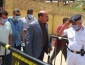 محافظ أسوان يتفقد لجان الإعادة بانتخابات الشيوخ ويناشد المواطنين بالمشاركة .. صور